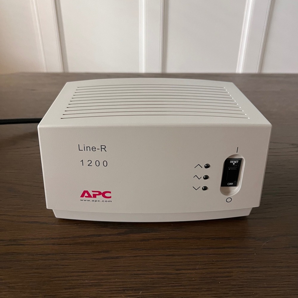 APC Line-R 1200 Automatic Voltage Regulator LE1200 Power Conditioner- PARTS ONLY